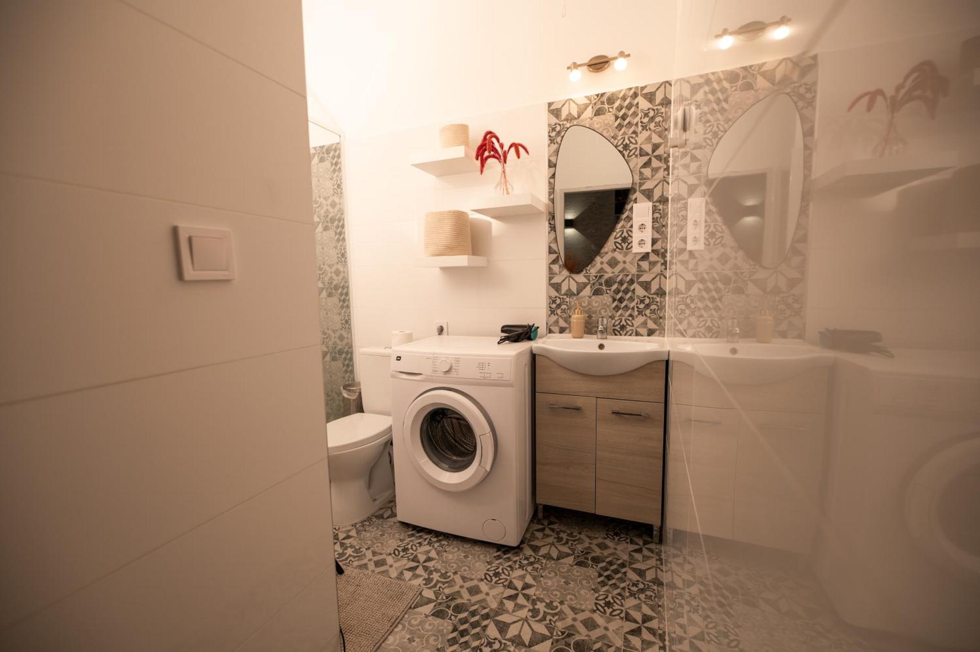 Appartement Danube Dwelling Rozsa 99 *
